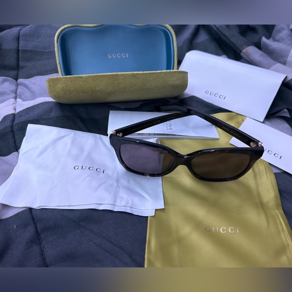 Gucci authentic sunglasses. NWT! NWB!! - Picture 5 of 17